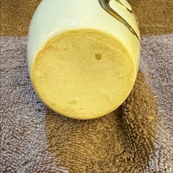 Old Collectable Clay Cream Colored Jug Vase - Picture 8 of 12